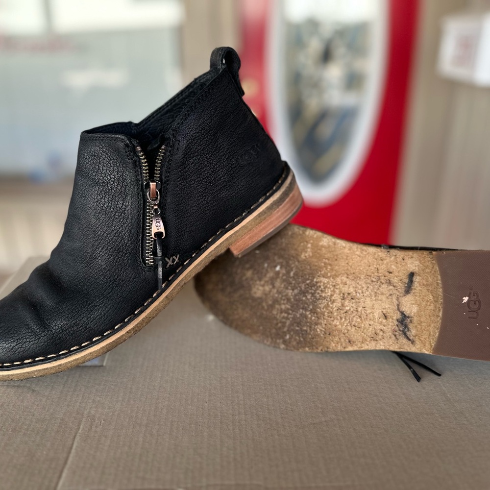 Ugg Black Leather Chukka Boots